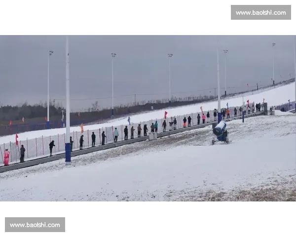 冰雪季倒计时!多地滑雪场造雪声起迎开板 冰雪季倒计时!多地滑雪场造雪声起迎开板